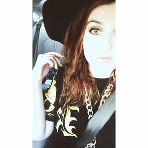 Meet your Posher, Felicia